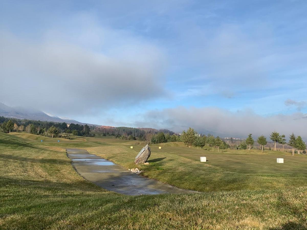 Entire Private Apartment In Pirin Golf & Country Club Bansko Bagian luar foto